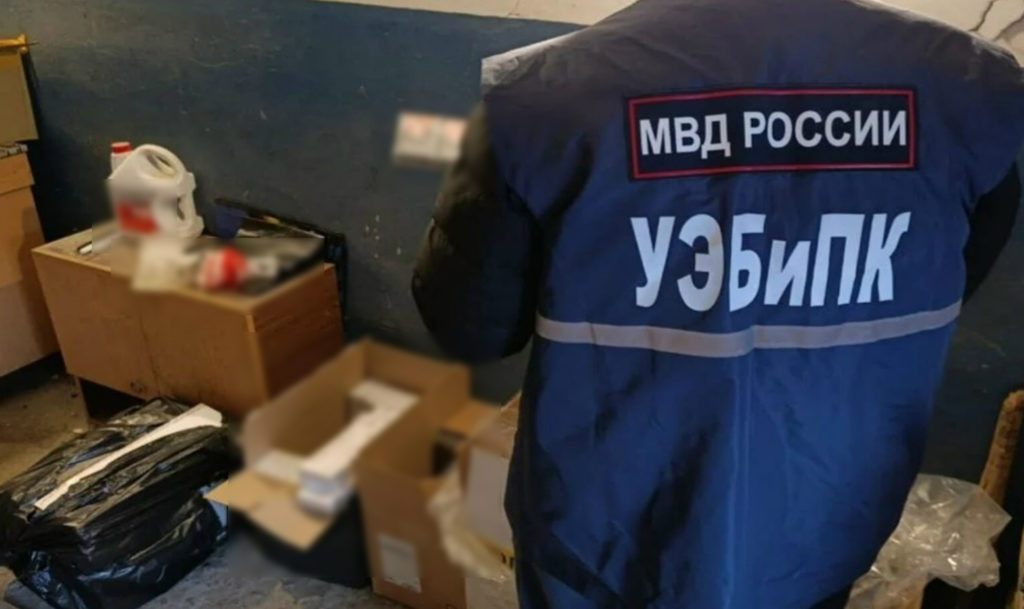 В Челябинске полиция пресекла работу нелегальной табачной фабрики